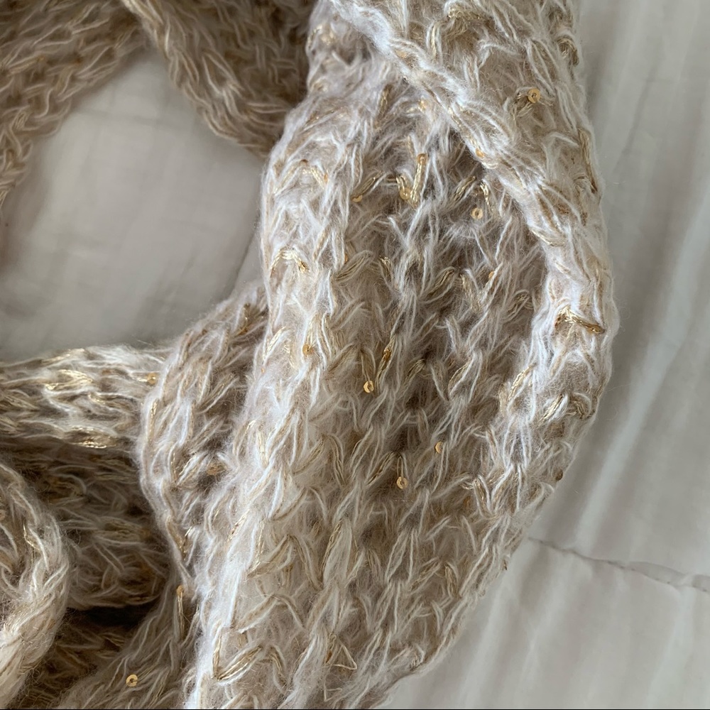 Scarf - Picture 2 of 4